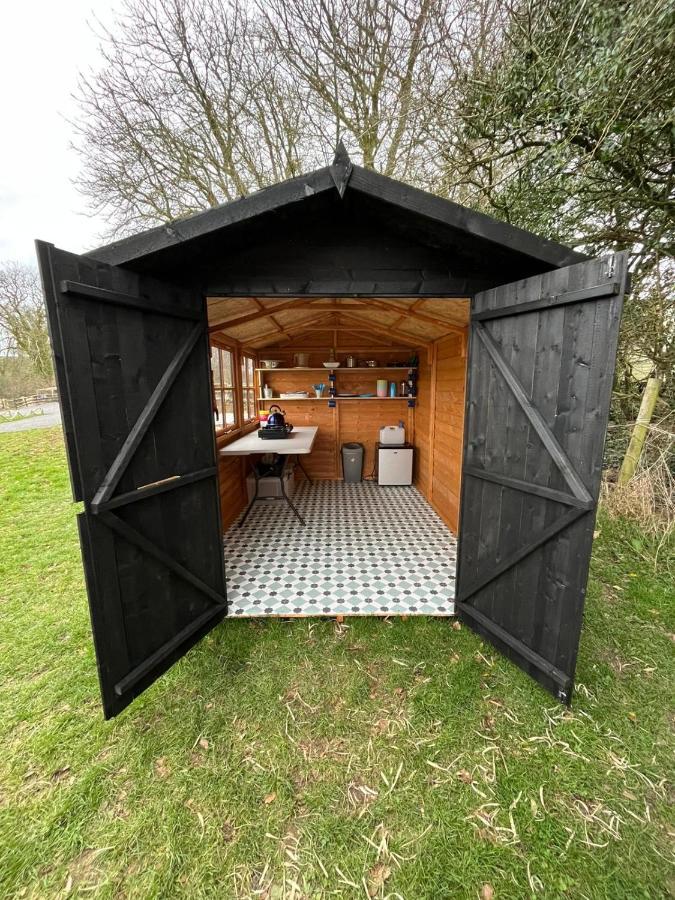 1 Glamping Tent With Kitchen & Electric On Small Family Campsite, No Bedding Supplied Нарберт Экстерьер фото